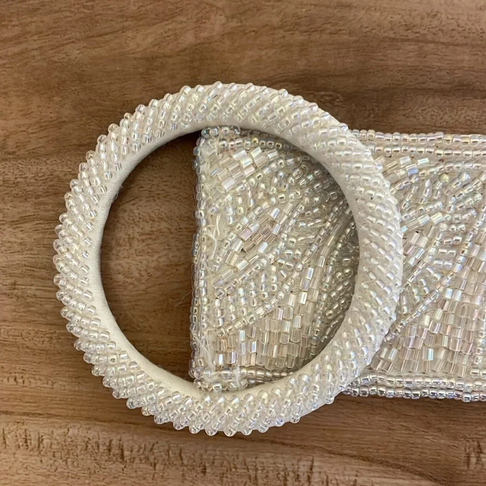 Vintage Robinson’s White Patterned Beaded Belt - Size M/L